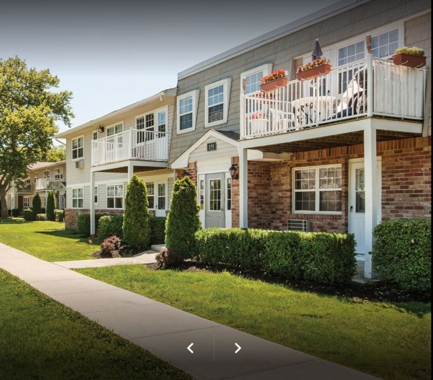 1,100 per month room to rent in Central Islip available from May 15